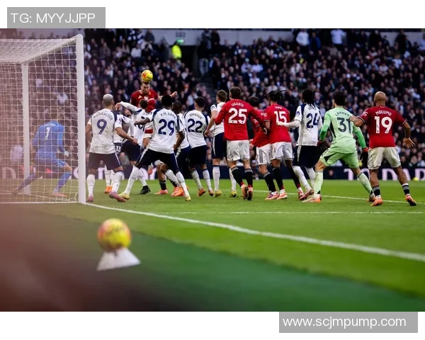 红魔足球的荣耀与梦想探寻曼联传奇背后的故事与精神 红魔足球的荣耀与梦想探寻曼联传奇背后的故事与精神